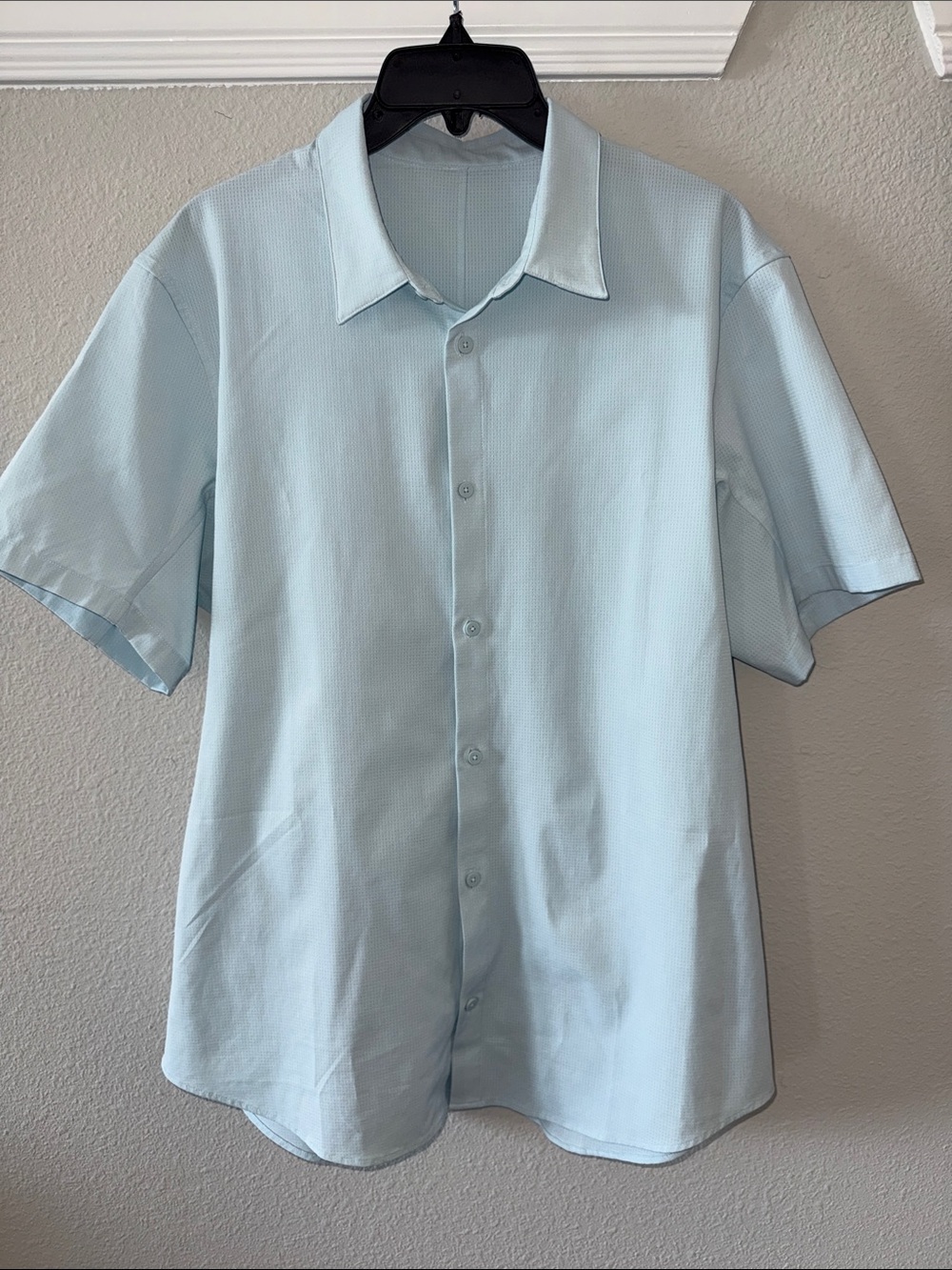 Men's Lululemon Blue Short-Sleeve Button-Down Shirt